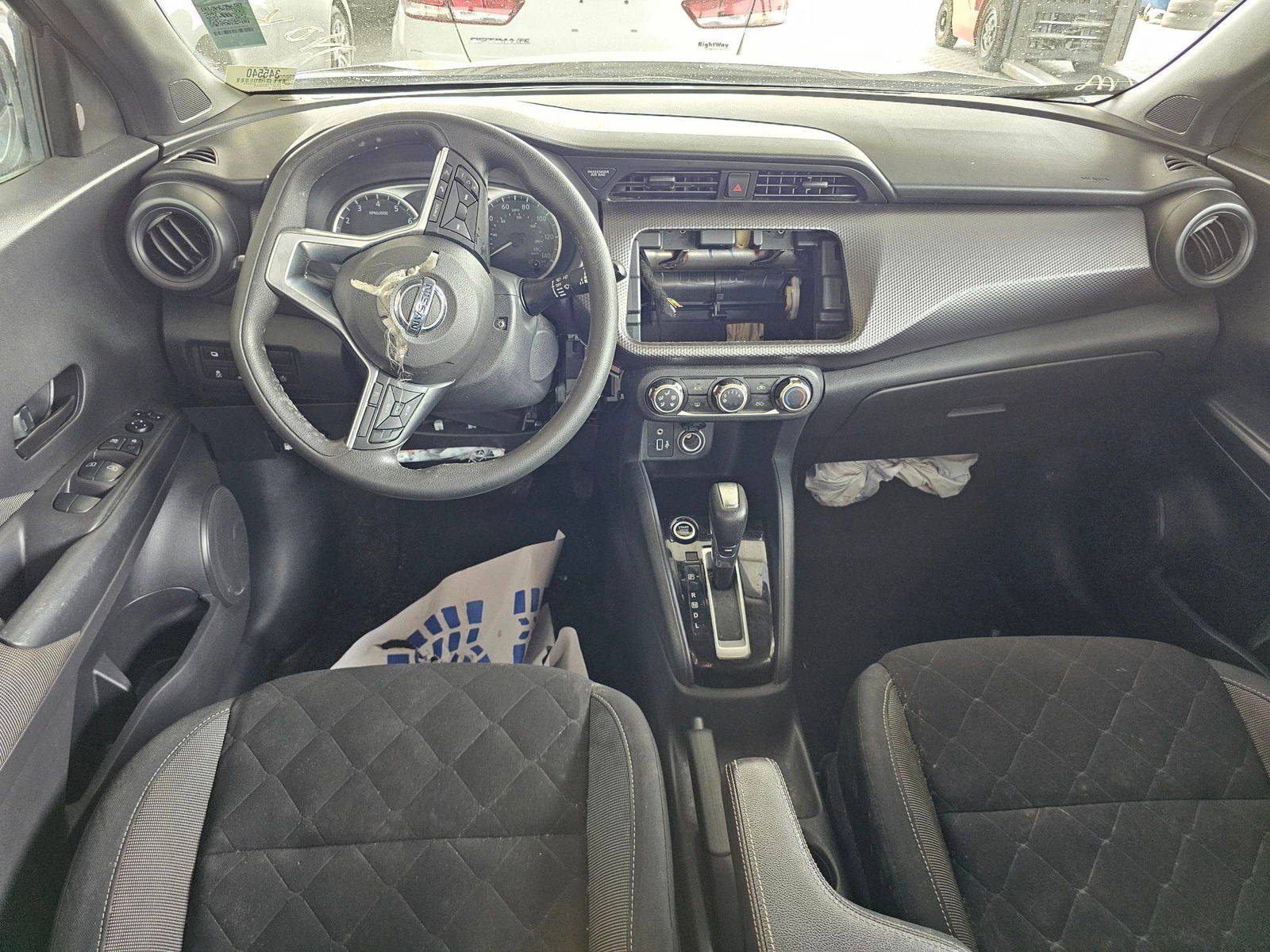 2020 NISSAN KICKS — 86628 Miles — Lot 345540 — Souq - Marhaba Auctions Used Cars - Image 7