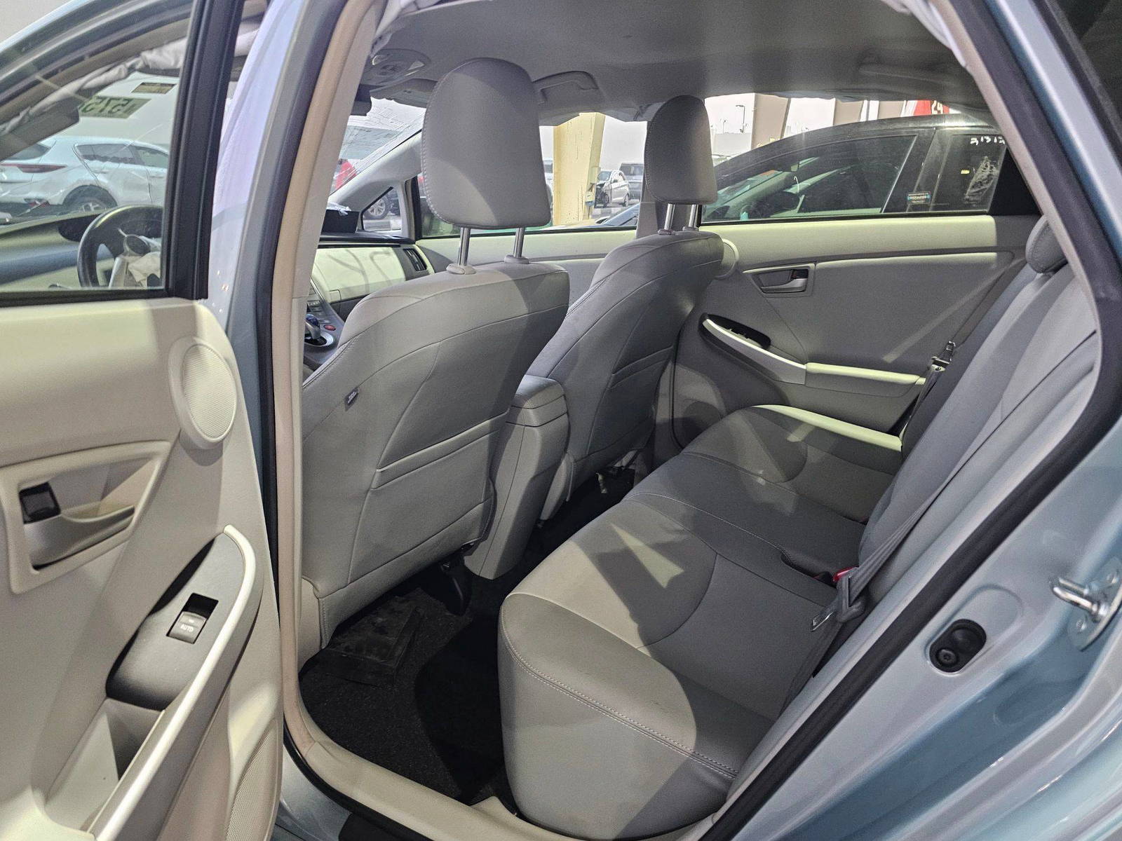 2015 TOYOTA PRIUS — 156826 Miles — Lot 1F1989678 — Souq - Marhaba Auctions Used Cars - Image 6