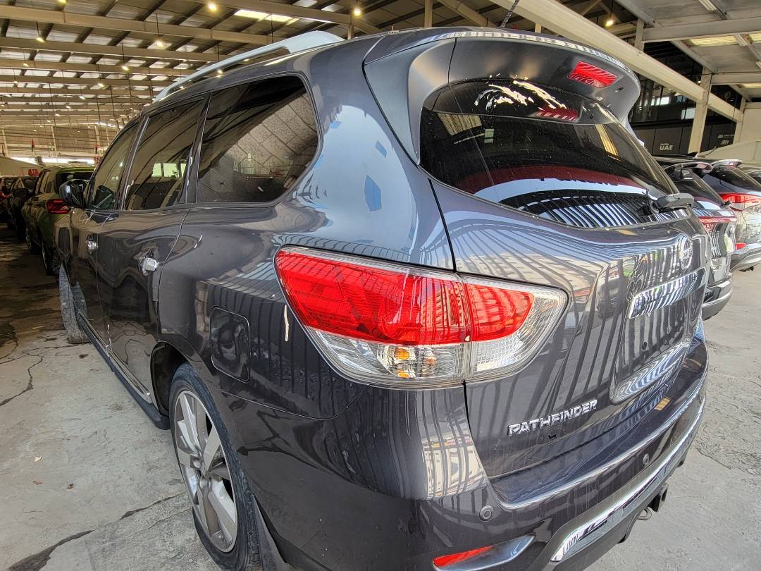 2014 NISSAN PATHFINDER — 127515 Miles — Lot 77081103 - Marhaba Auctions Used Cars - Image 3