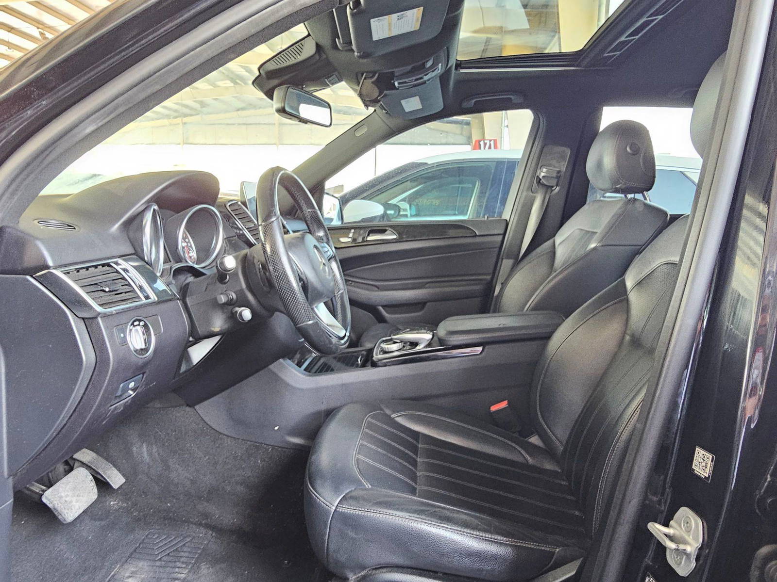 2017 MERCEDES BENZ GLE 350 — 155843 Miles — Lot 81003544 — Souq - Marhaba Auctions Used Cars - Image 9