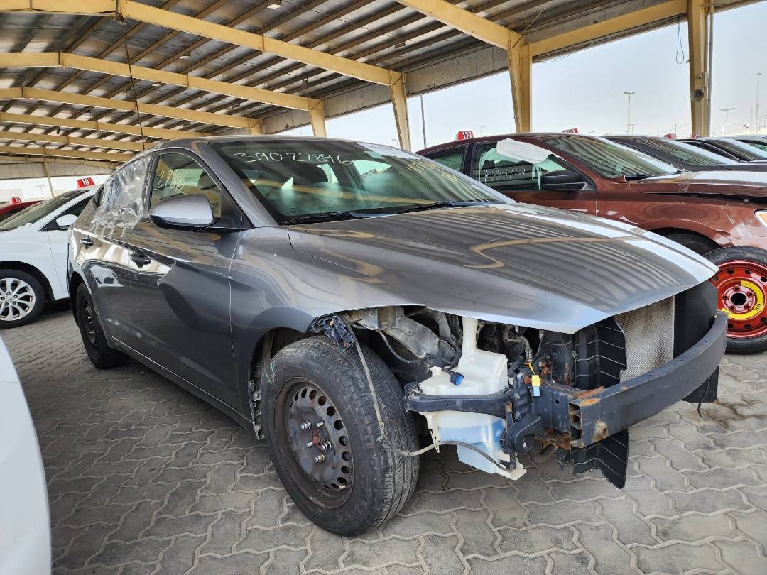 2018 HYUNDAI ELANTRA — 103995 Miles — Lot 77564 — Souq - Marhaba Auctions Used Cars - Image 3