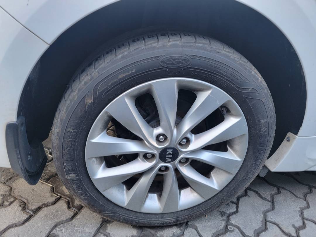 2018 KIA OPTIMA — 95540 Miles — Lot G270821 - Marhaba Auctions Used Cars - Image 4