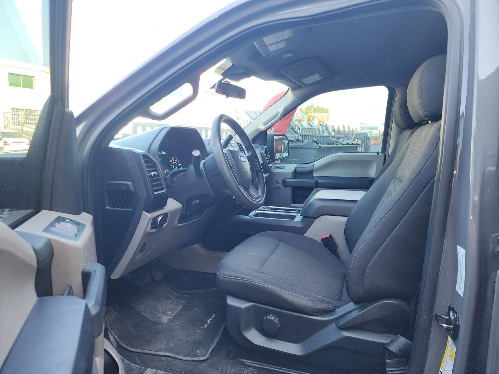 2020 FORD F150 — 68286 KM — Lot 28877 — Al Quoz - Marhaba Auctions Used Cars - Image 9