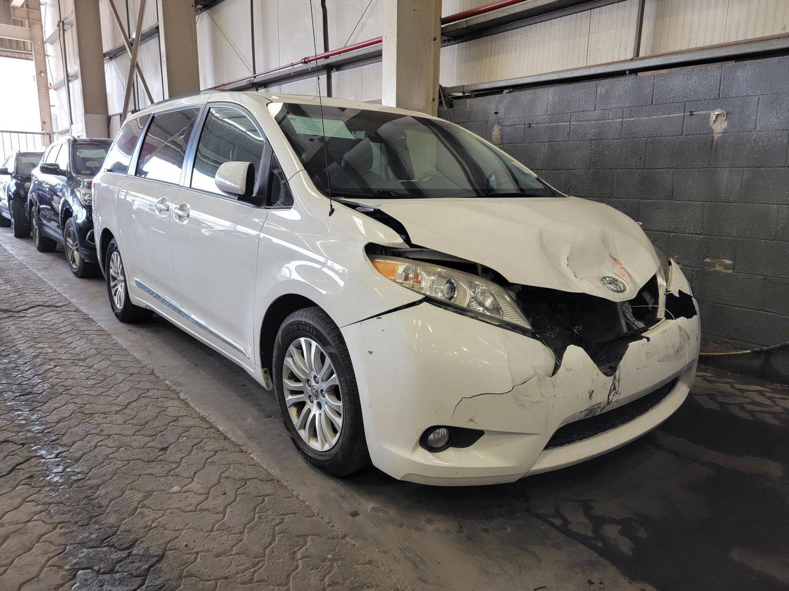 2014 TOYOTA SIENNA — 135876 Miles — Lot 85434735 — Main - Marhaba Auctions Used Cars - Image 4