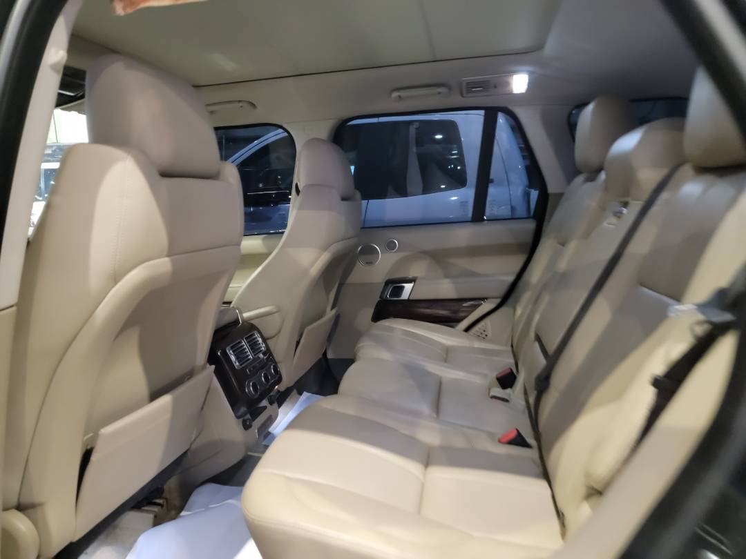 2015 LAND ROVER RANGE ROVER VOGUE — 169951 KM — Lot FA217575 — Main - Marhaba Auctions Used Cars - Image 7