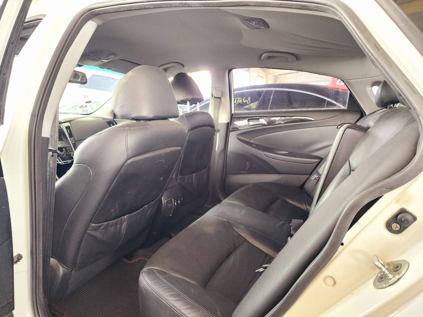 2010 HYUNDAI SONATA — 142157 KM — Lot 071355 — Ind. 12 - Marhaba Auctions Used Cars - Image 6