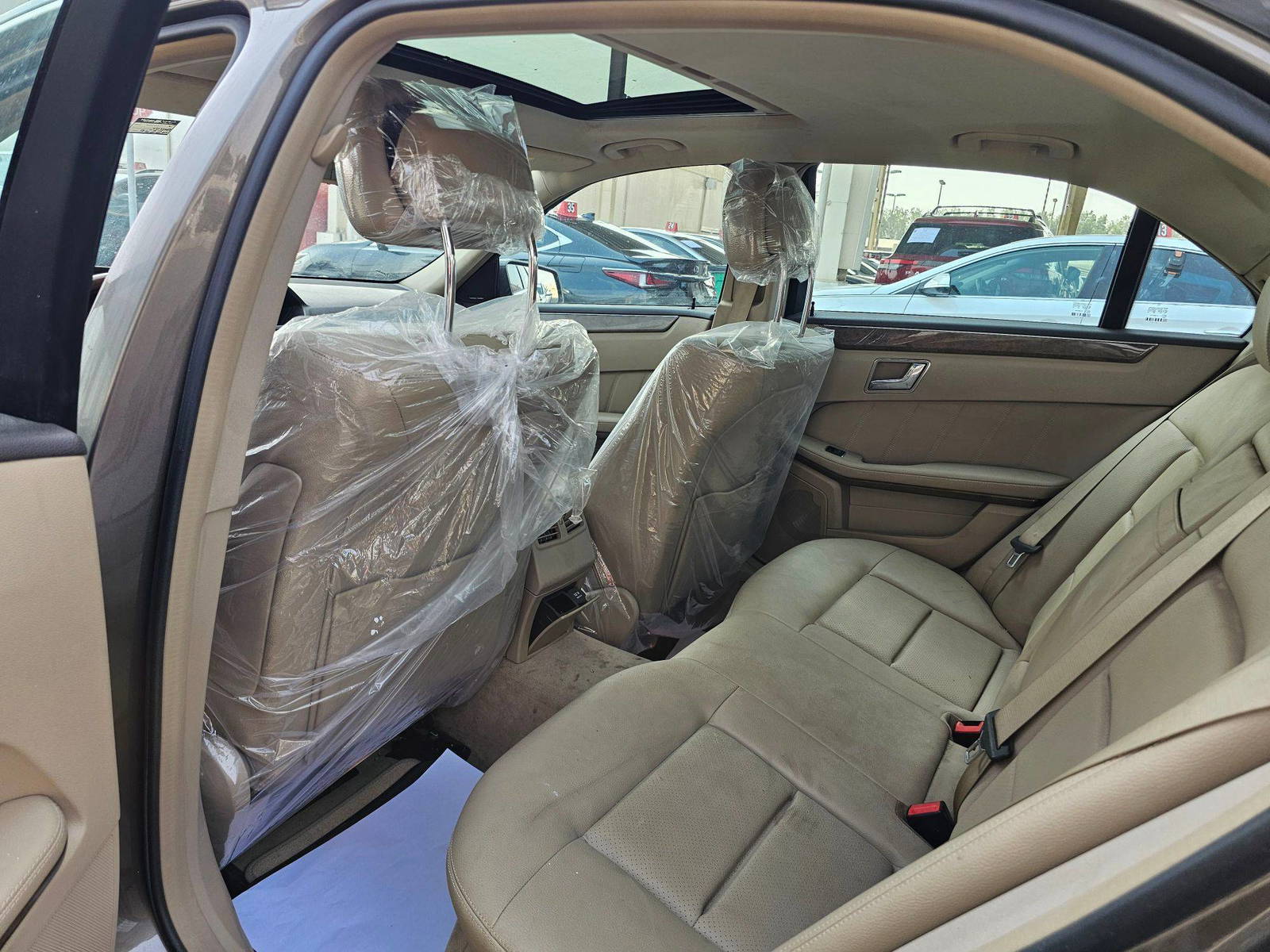 2011 MERCEDES BENZ E 350 — 95220 Miles — Lot B9BA354740 — Souq - Marhaba Auctions Used Cars - Image 6