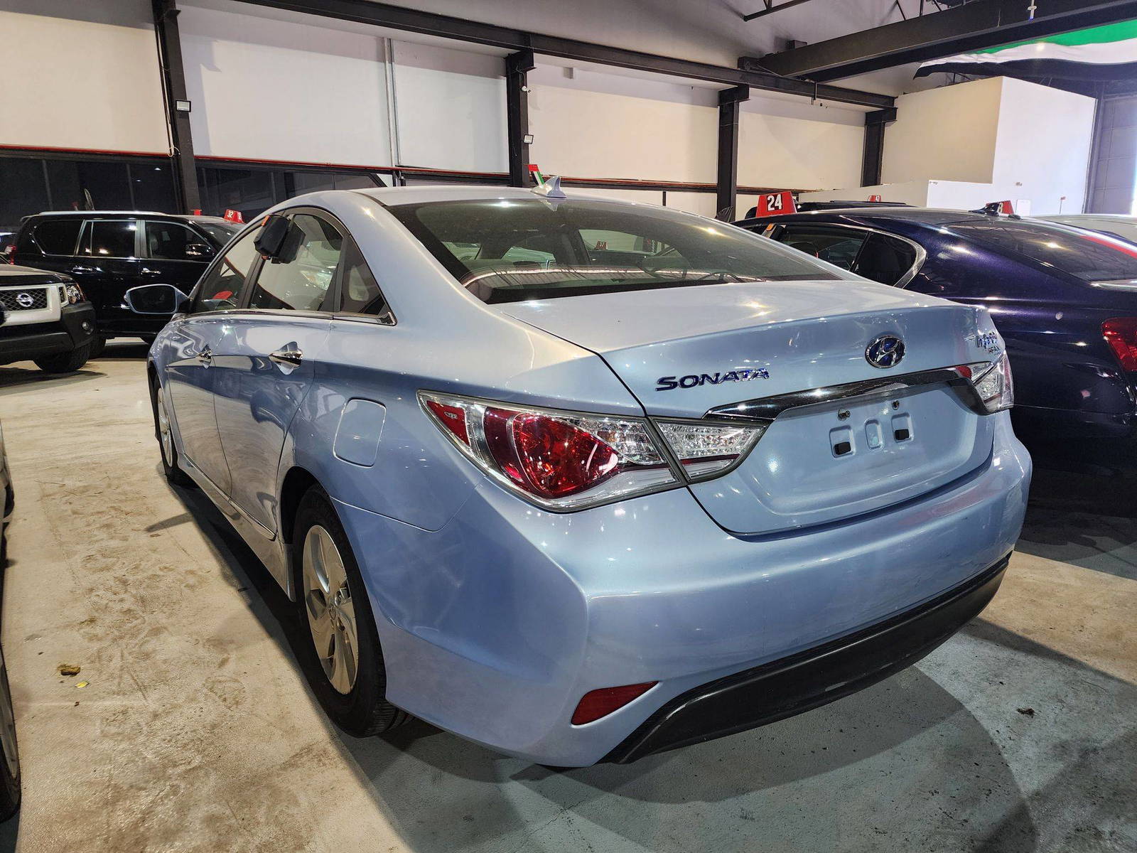 2013 HYUNDAI SONATA — 137510 Miles — Lot 099522 — Al Quoz - Marhaba Auctions Used Cars - Image 5