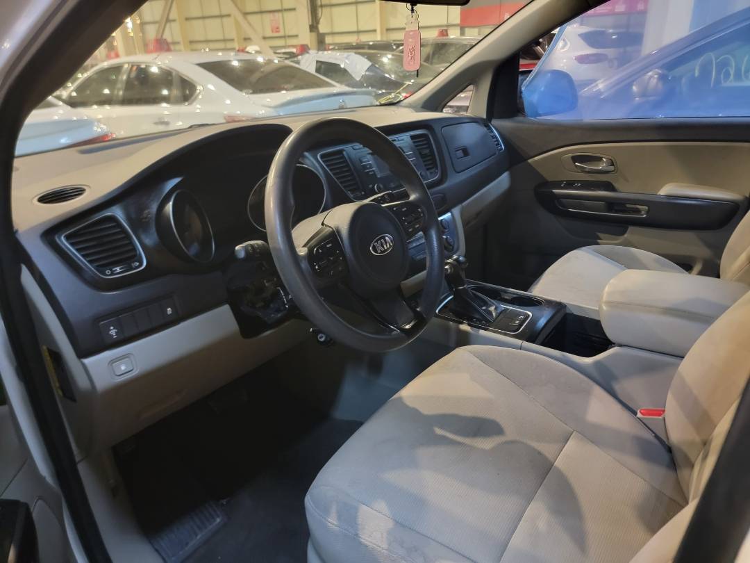 2015 KIA SEDONA — 173861 Miles — Lot 68681143 - Marhaba Auctions Used Cars - Image 3