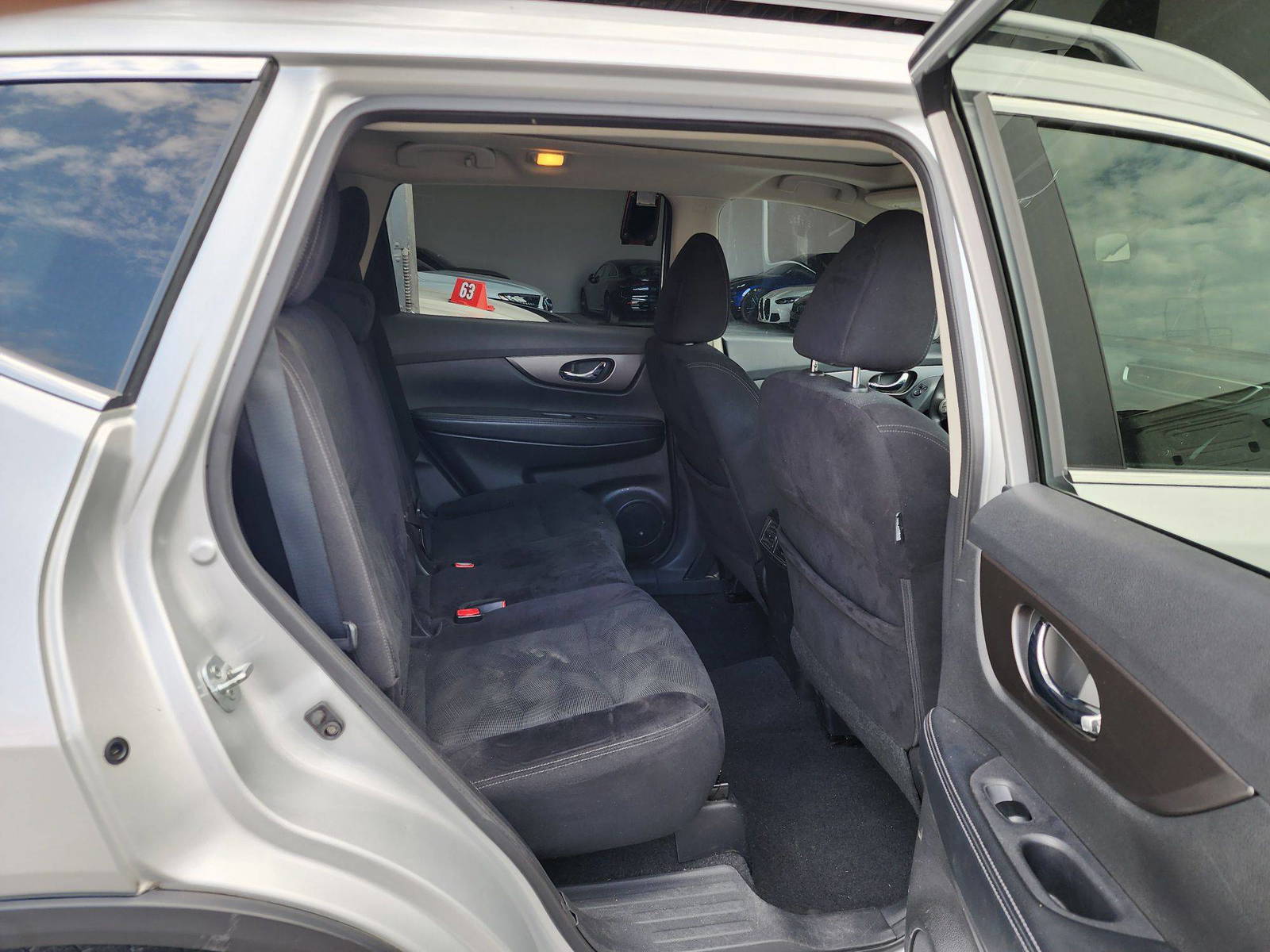 2014 NISSAN ROGUE — 161375 KM — Lot 776427 — Al Quoz - Marhaba Auctions Used Cars - Image 6