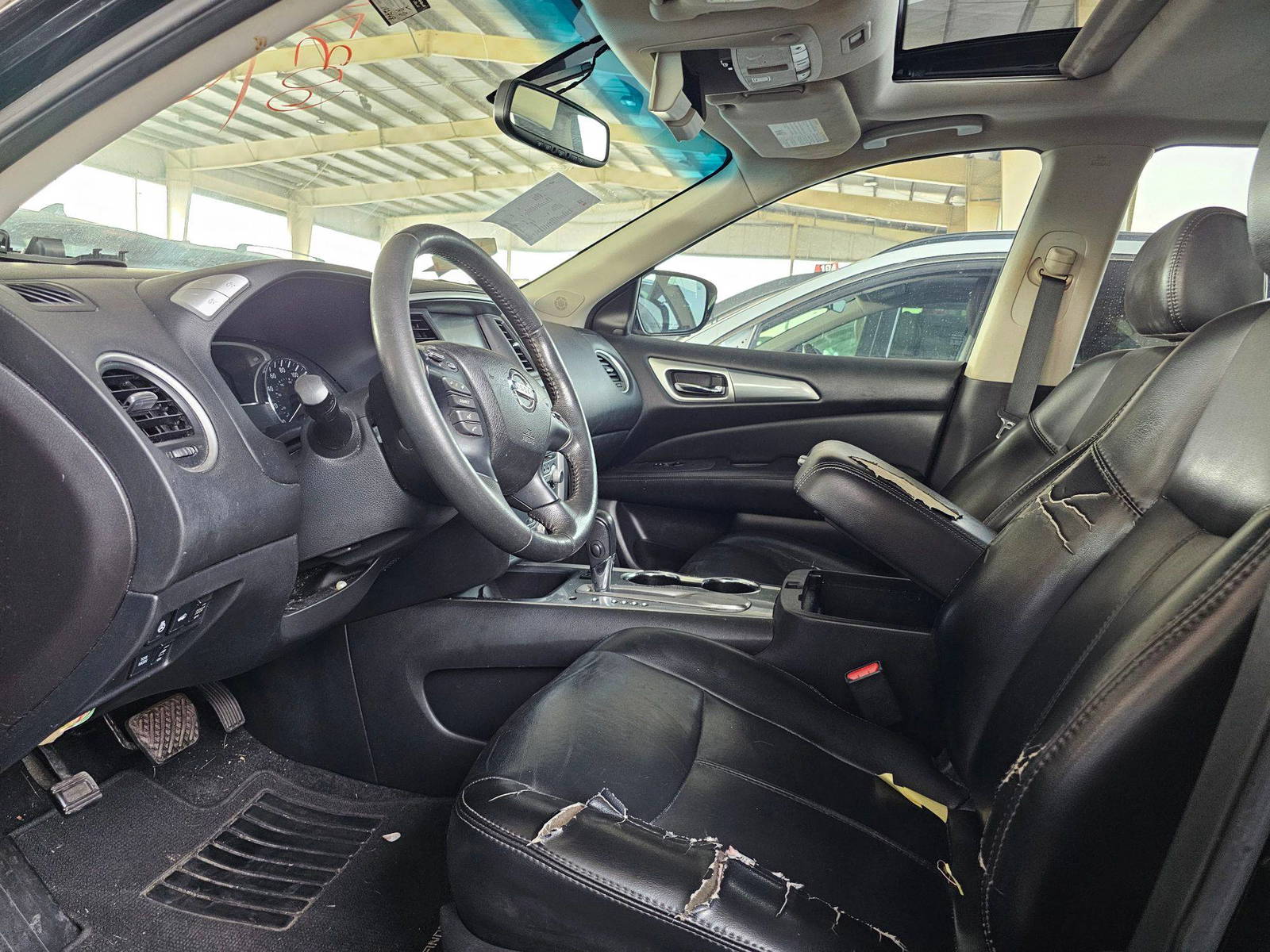 2017 NISSAN PATHFINDER — 192748 Miles — Lot N7HC603753 — Souq - Marhaba Auctions Used Cars - Image 9