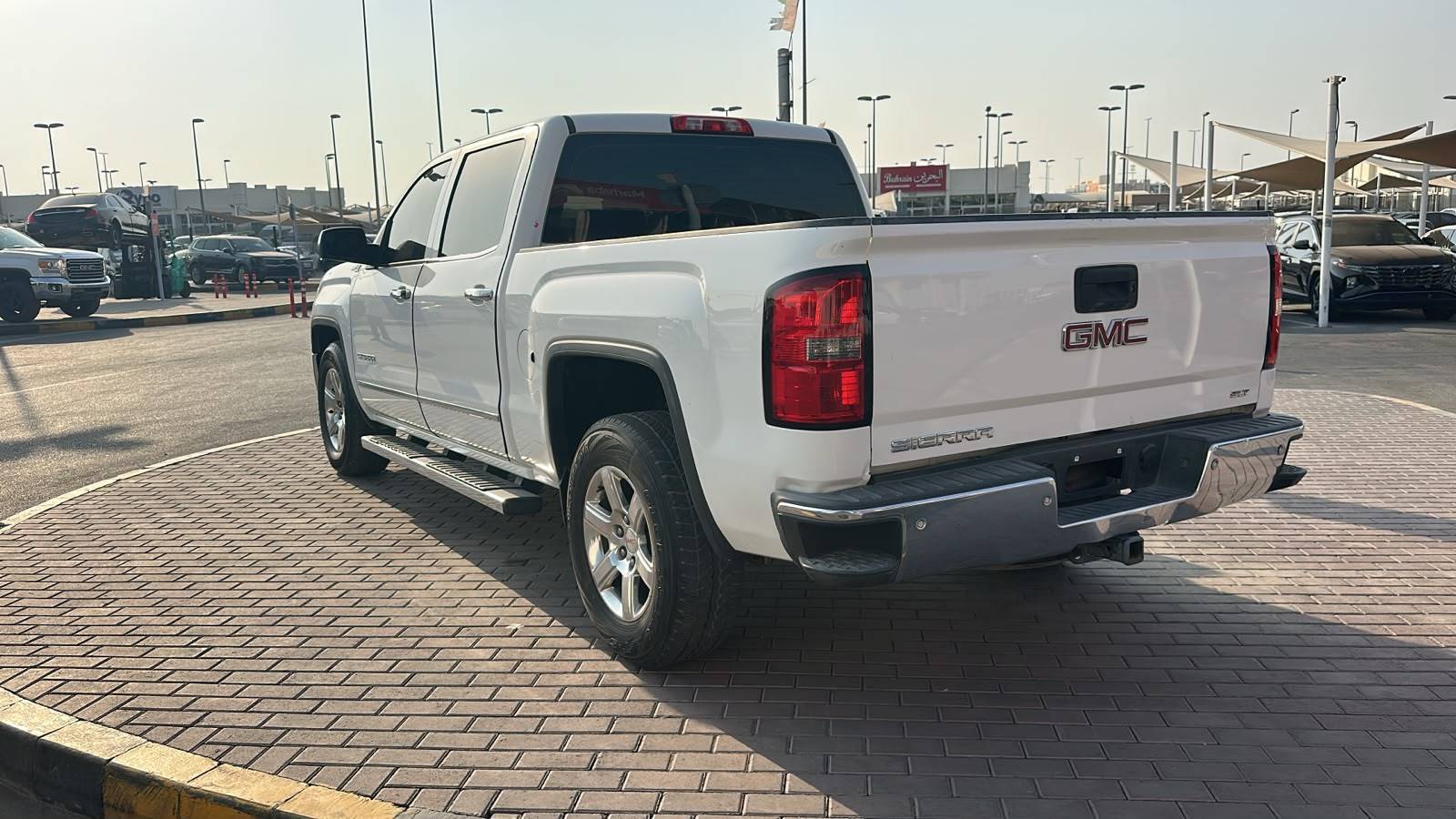 2014 GMC SIERRA — 307349 KM — Lot 4EG170724 — Souq - Marhaba Auctions Used Cars - Image 5