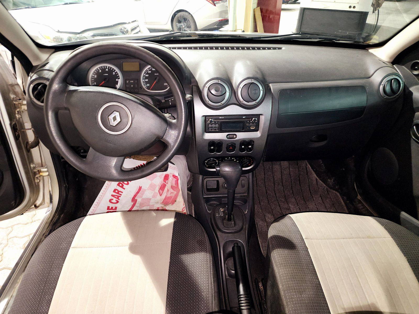 2015 RENAULT DUSTER — 211179 KM — Lot FA516518 — Souq - Marhaba Auctions Used Cars - Image 7