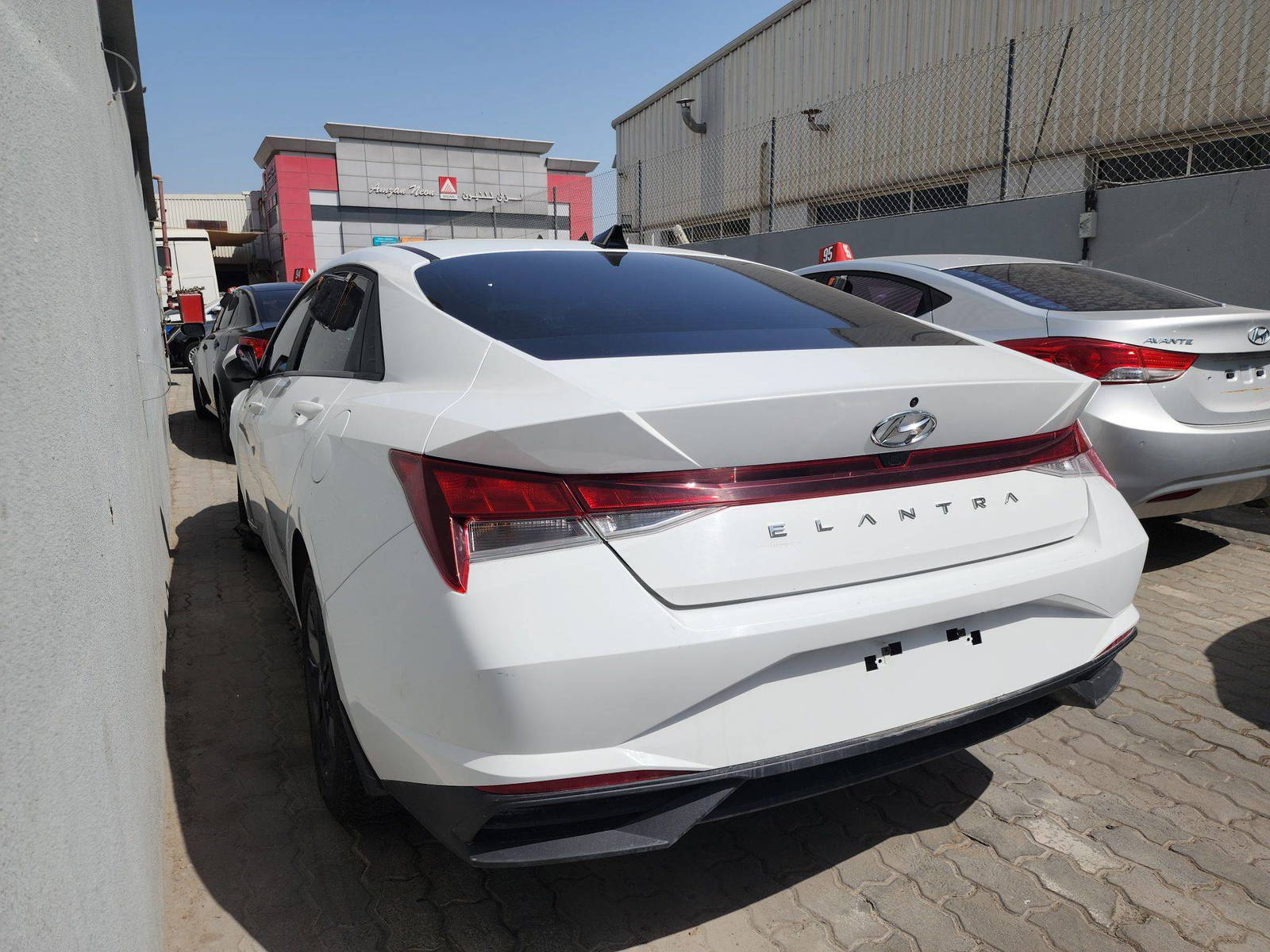 2022 HYUNDAI ELANTRA — 108250 KM — Lot 12217029 — Ind. 12 - Marhaba Auctions Used Cars - Image 4