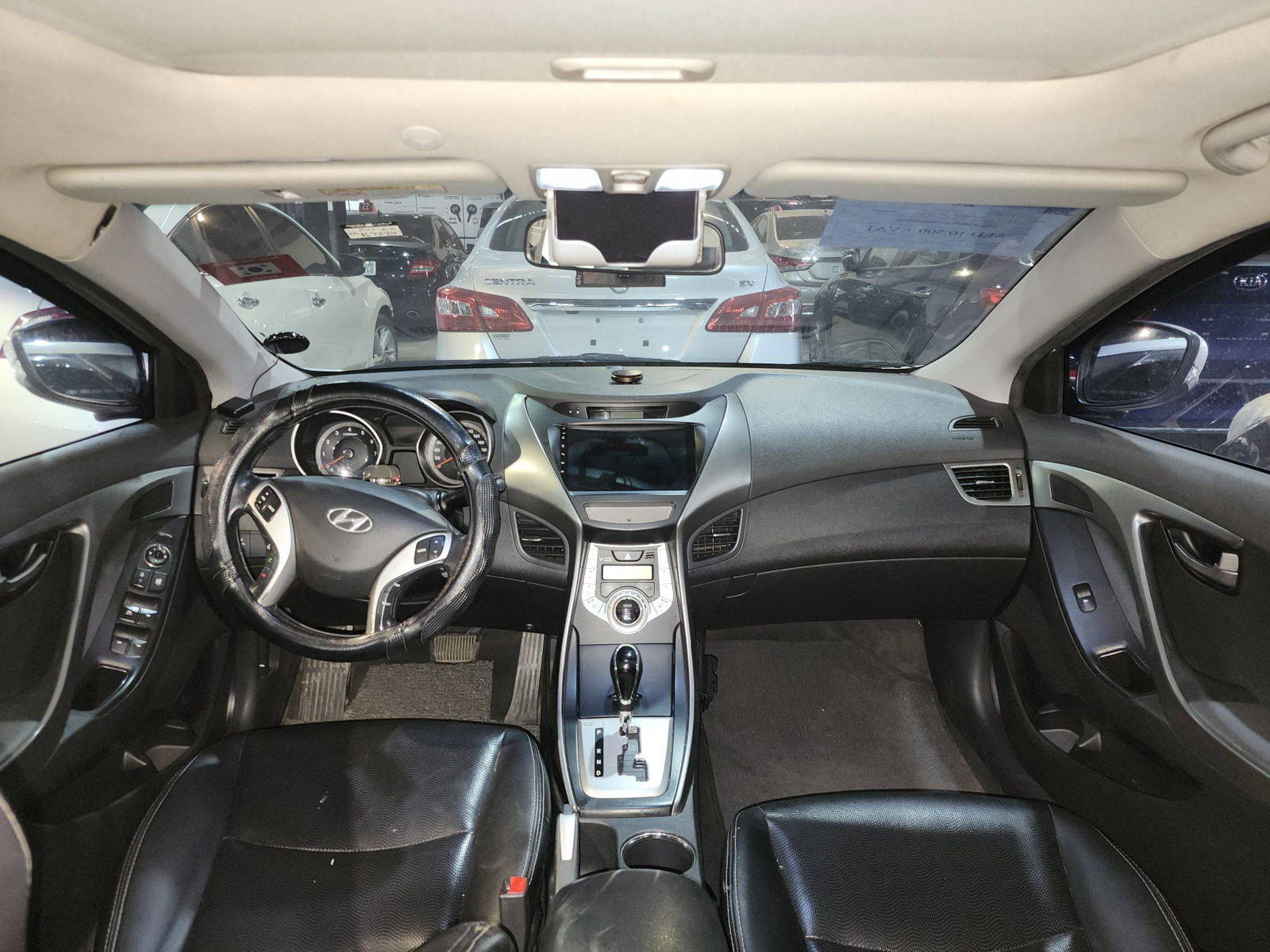 2011 HYUNDAI AVANTE — 167224 KM — Lot 028233 — Al Quoz - Marhaba Auctions Used Cars - Image 8