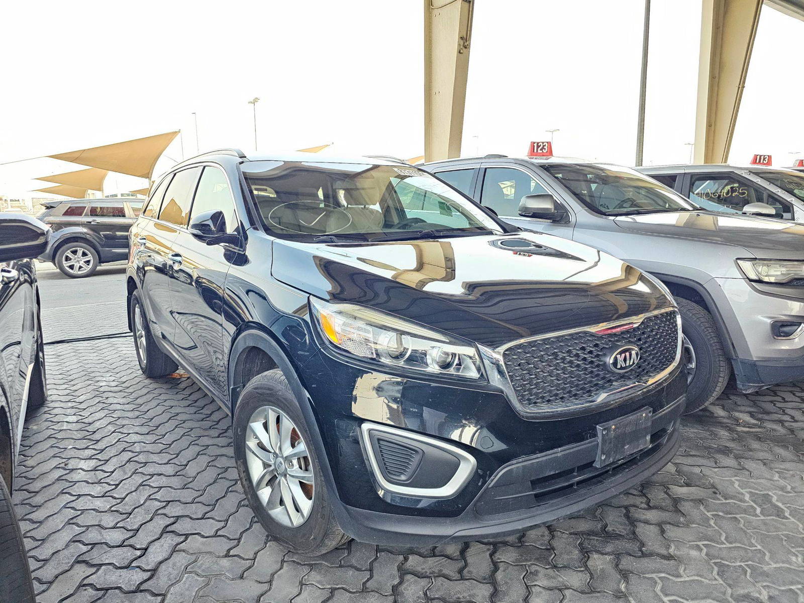 2018 KIA SORENTO — 126131 Miles — Lot 87311554 — Souq - Marhaba Auctions Used Cars - Image 4