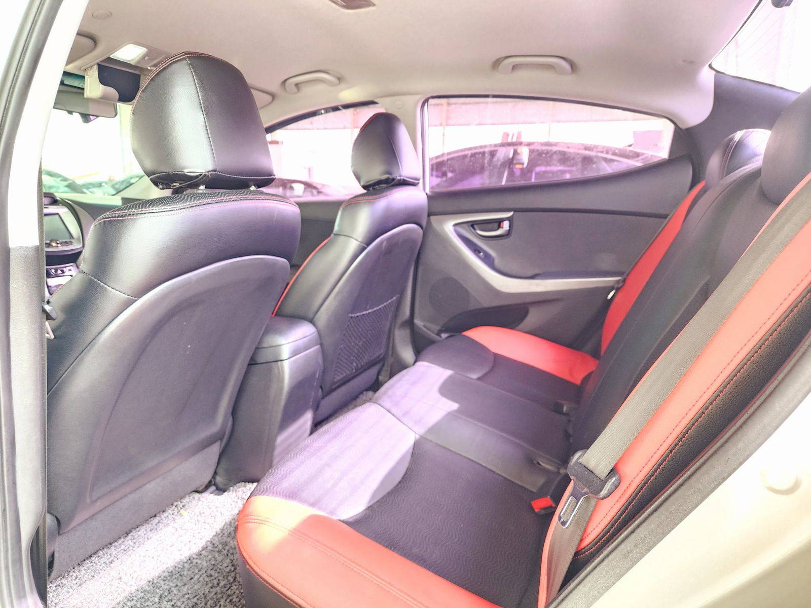 2011 HYUNDAI AVANTE — 207553 KM — Lot 144695 — Souq - Marhaba Auctions Used Cars - Image 6
