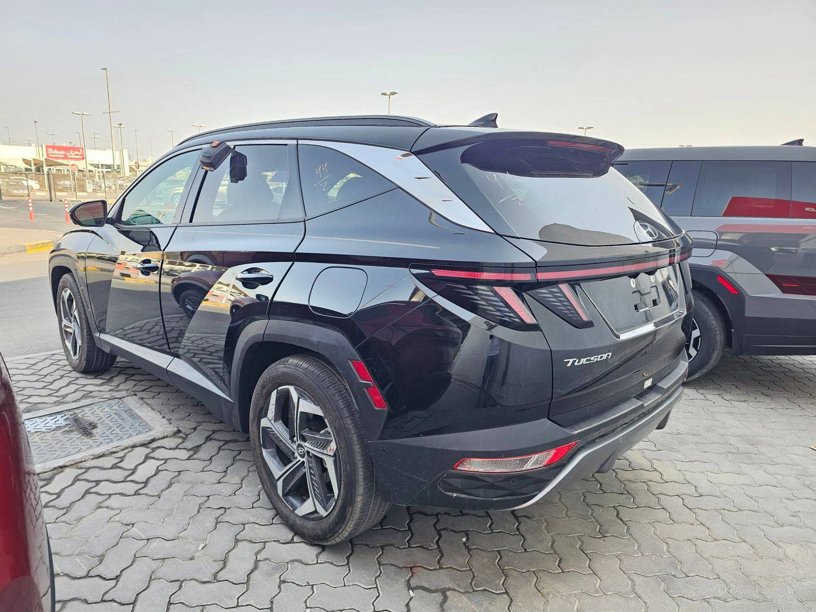 2024 HYUNDAI TUCSON — 4357 Miles — Lot H369554 — Souq - Marhaba Auctions Used Cars - Image 4