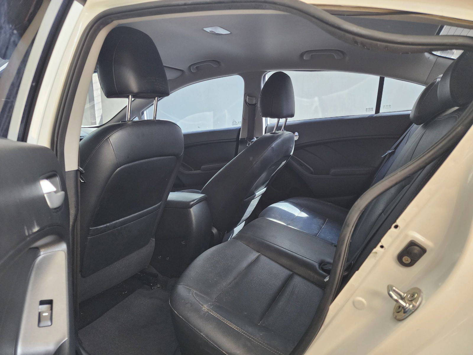 2013 KIA K3 — 243953 KM — Lot 818363 — Al Quoz - Marhaba Auctions Used Cars - Image 7