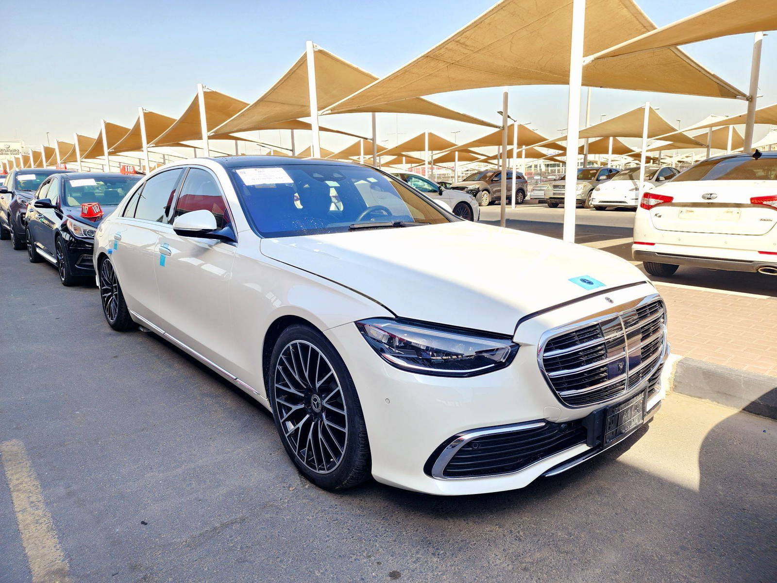 2022 MERCEDES BENZ S 500 — 13297 KM — Lot DB7NA066492 — Souq - Marhaba Auctions Used Cars - Image 5