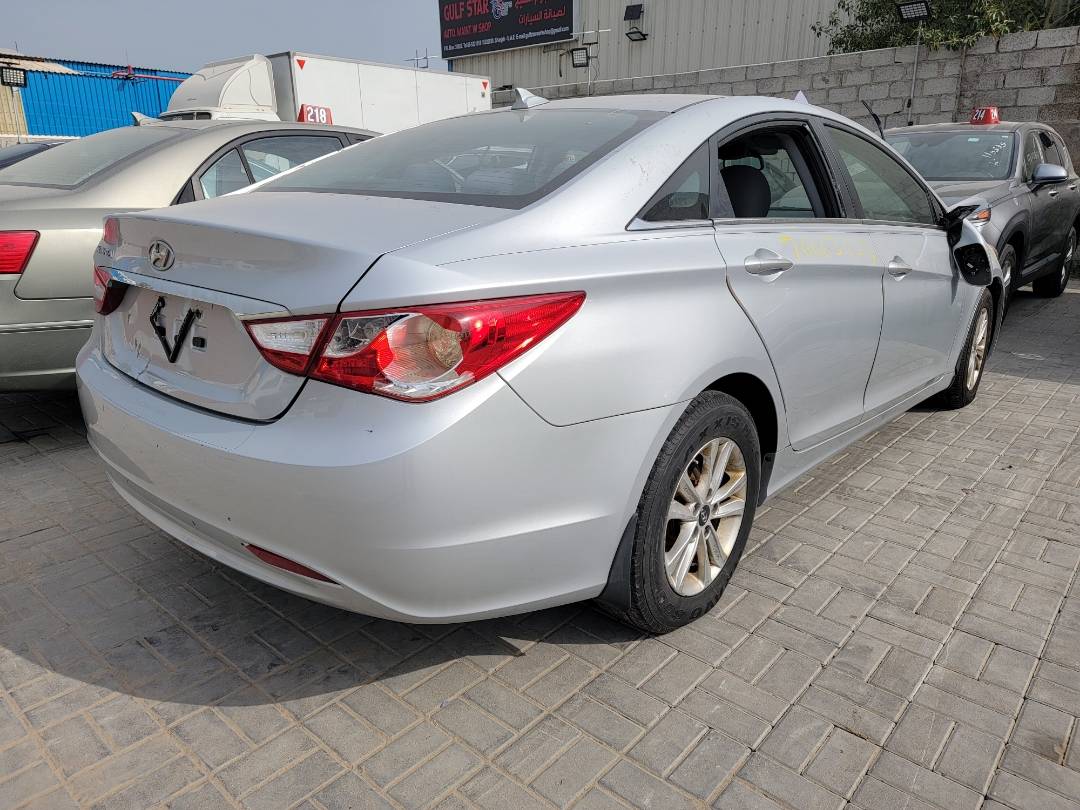 2013 HYUNDAI SONATA — 157547 Miles — Lot 76662623 - Marhaba Auctions Used Cars - Image 4