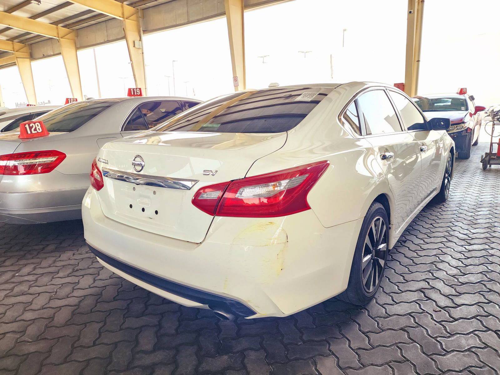 2018 NISSAN ALTIMA — 286406 KM — Lot 5179354 — Souq - Marhaba Auctions Used Cars - Image 3