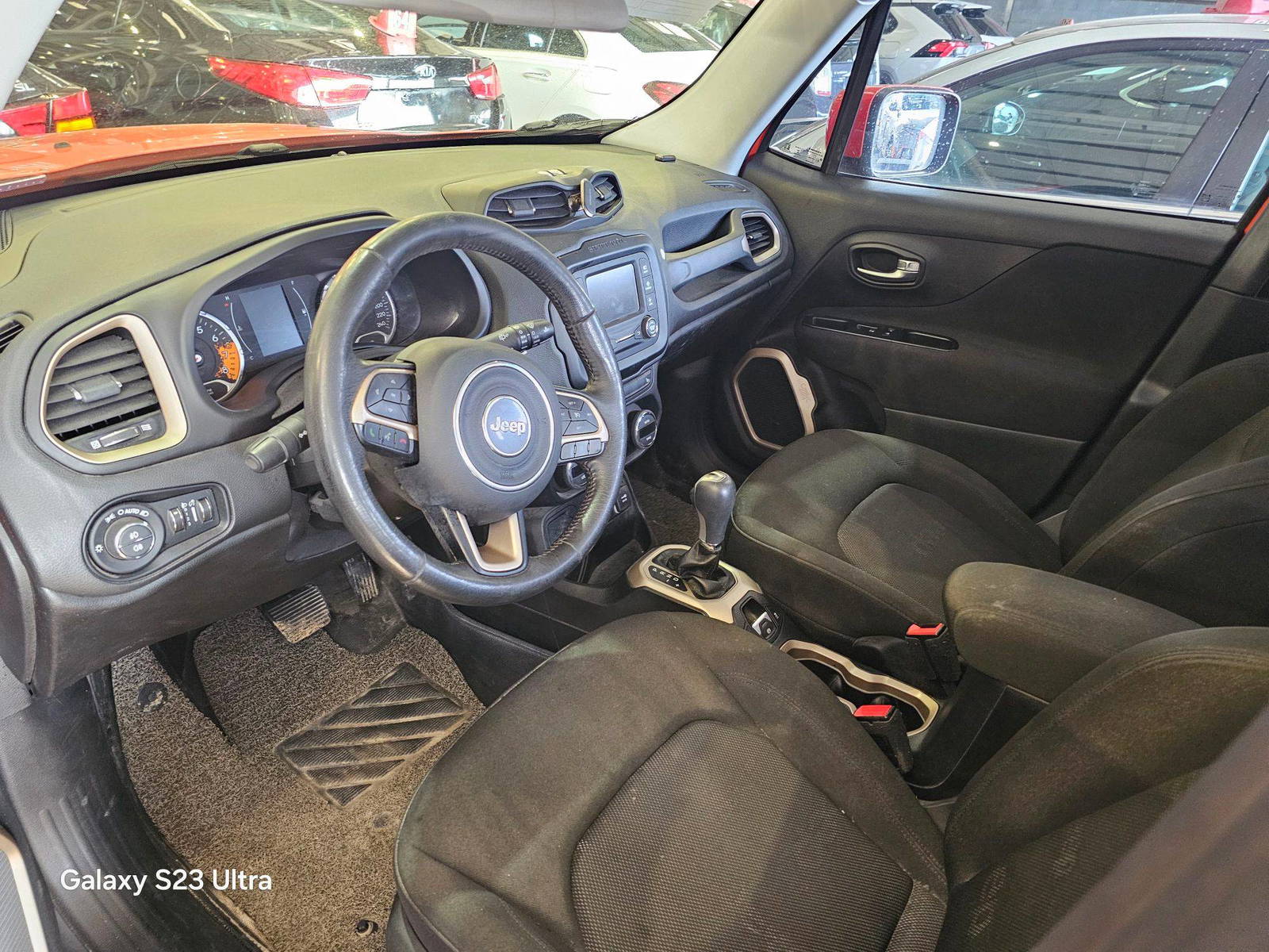 2015 JEEP RENEGADE LATITUDE — 155897 KM — Lot B79568 — Main - Marhaba Auctions Used Cars - Image 8
