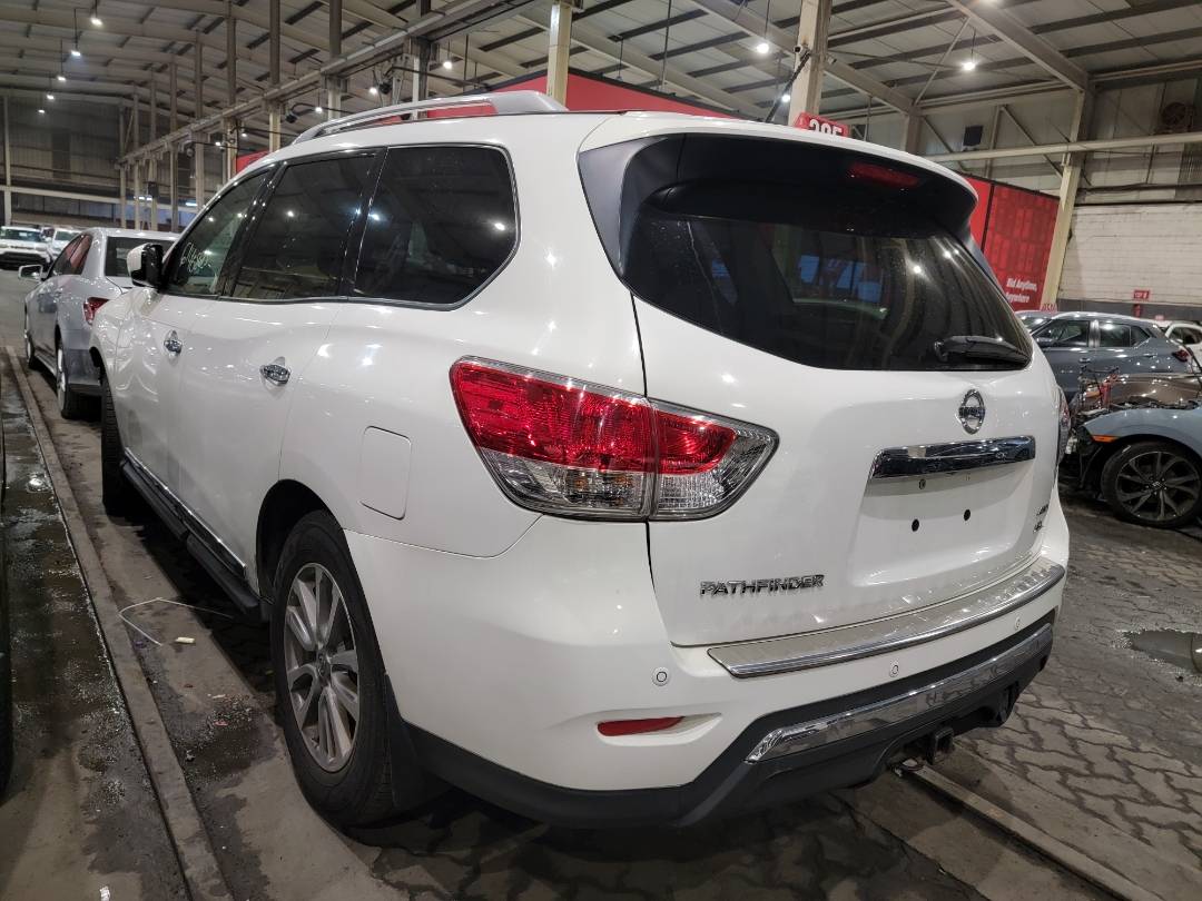 2014 NISSAN PATHFINDER — 211595 Miles — Lot EC645121 — Souq - Marhaba Auctions Used Cars - Image 3