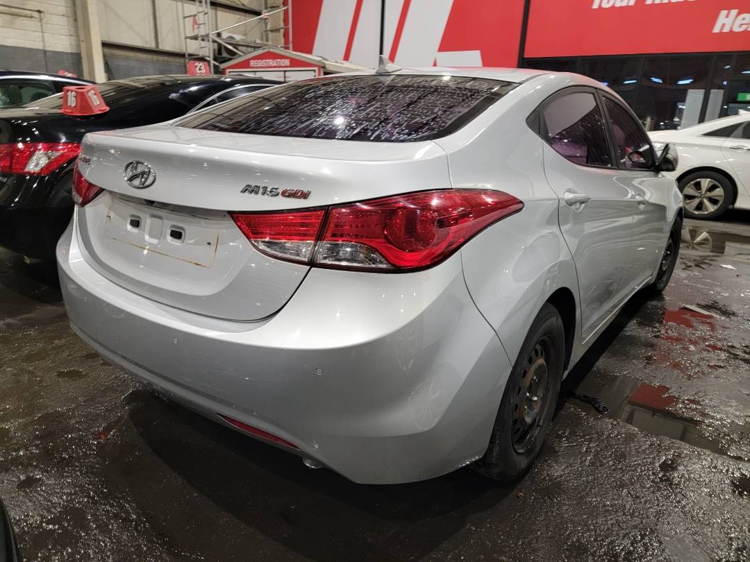 HYUNDAI AVANTE 2011 - Marhaba Auction Used Cars - Image 3