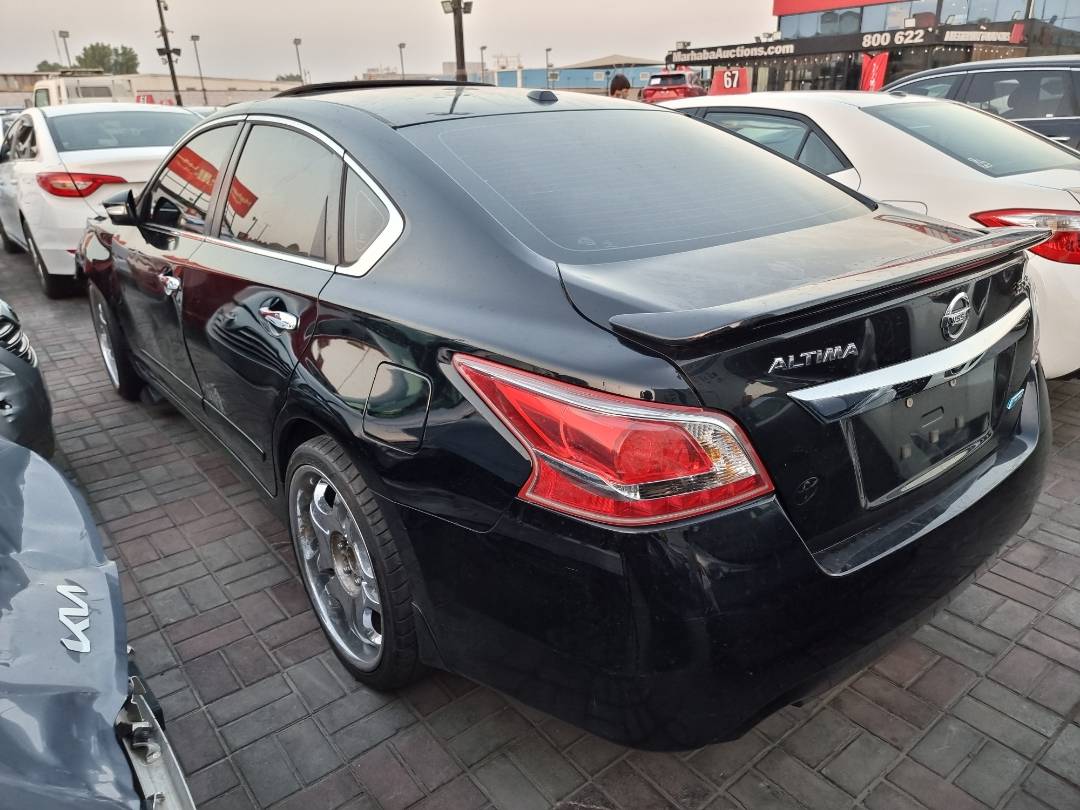 2013 NISSAN ALTIMA — 160705 Miles — Lot 214578 — Ind. 12 - Marhaba Auctions Used Cars - Image 4