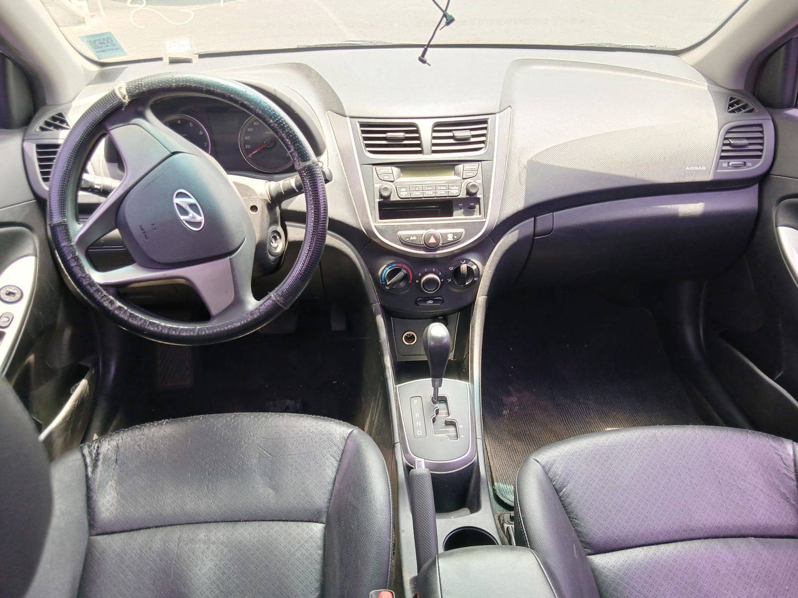 2015 HYUNDAI ACCENT — 242971 KM — Lot 862814 — Souq - Marhaba Auctions Used Cars - Image 7