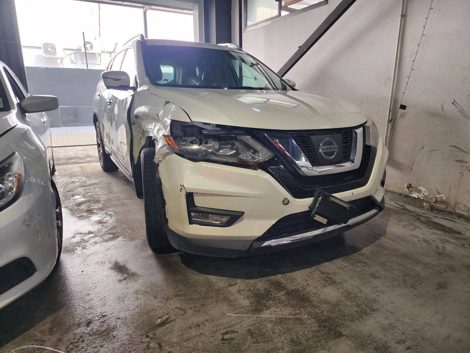 2017 NISSAN ROGUE — 202197 KM — Lot 862400 — Souq - Marhaba Auctions Used Cars - Image 4