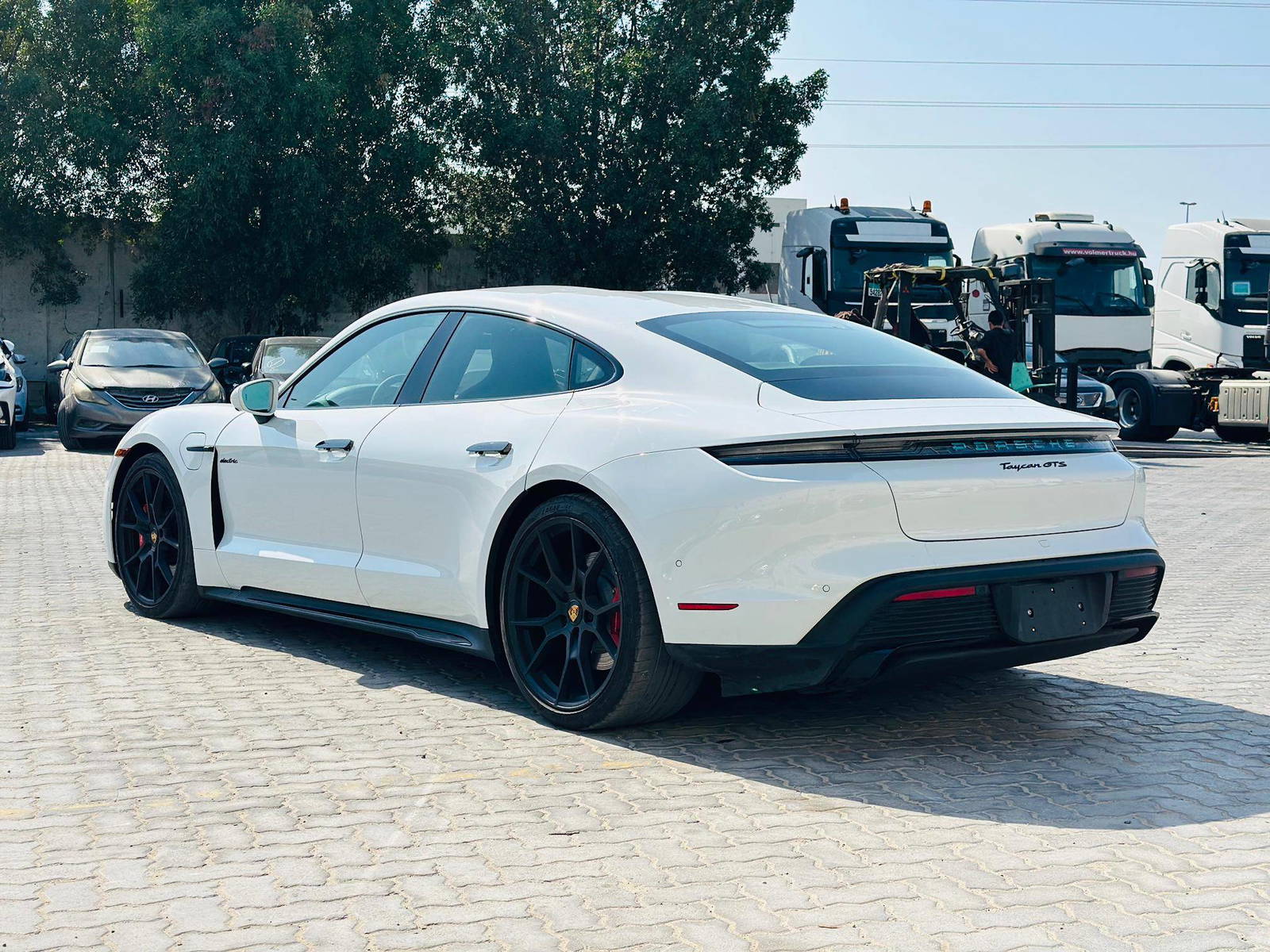 2023 PORSCHE TAYCAN GTS — 16224 KM — Lot 47373 — Main - Marhaba Auctions Used Cars - Image 10