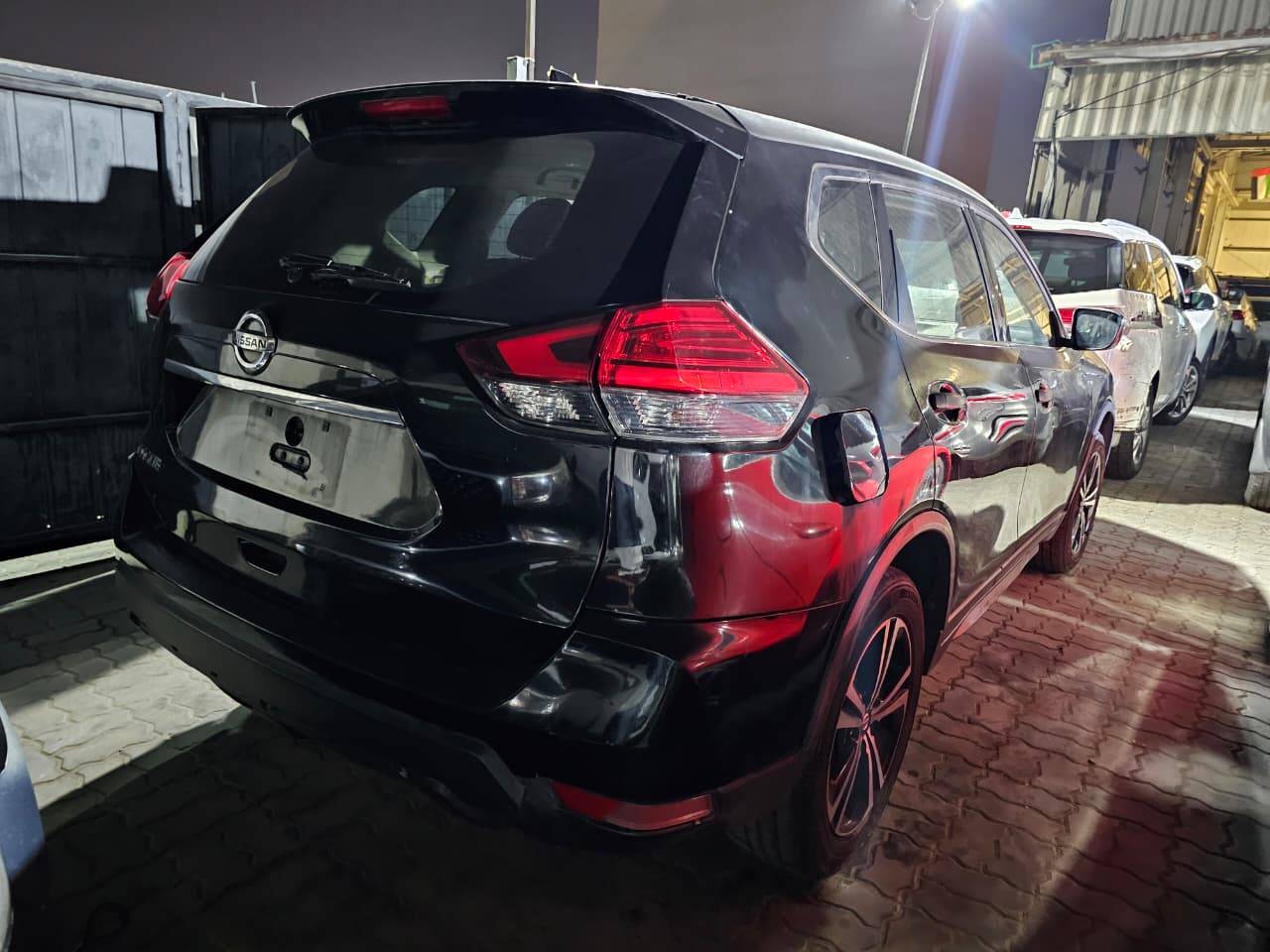 NISSAN ROGUE 2017 - Marhaba Auction Used Cars - Image 5
