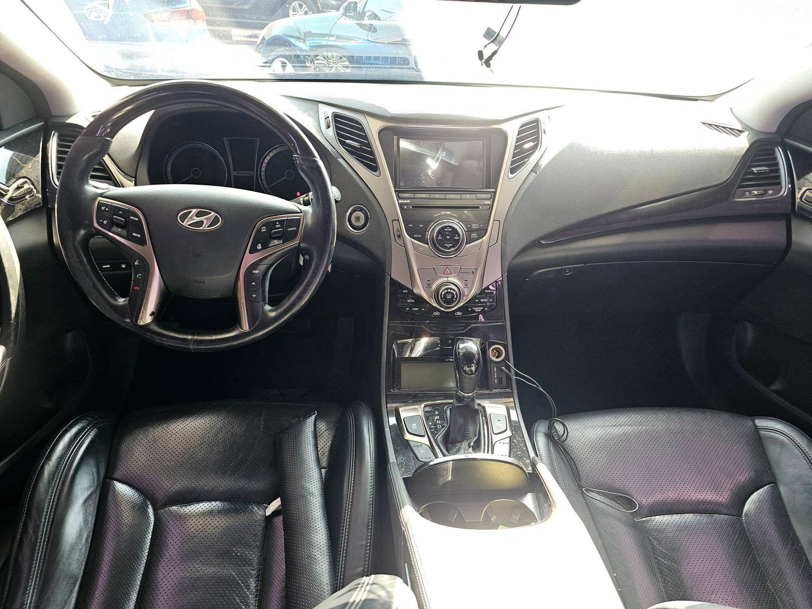 2012 HYUNDAI GRANDEUR — 72321 KM — Lot BCA097906 — Souq - Marhaba Auctions Used Cars - Image 7