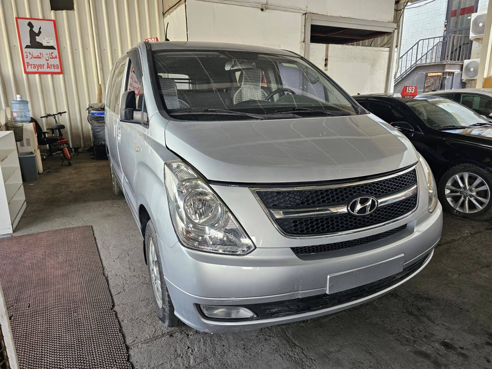 2010 HYUNDAI GRAND STAREX — 295715 KM — Lot AU200520 — Main - Marhaba Auctions Used Cars - Image 4