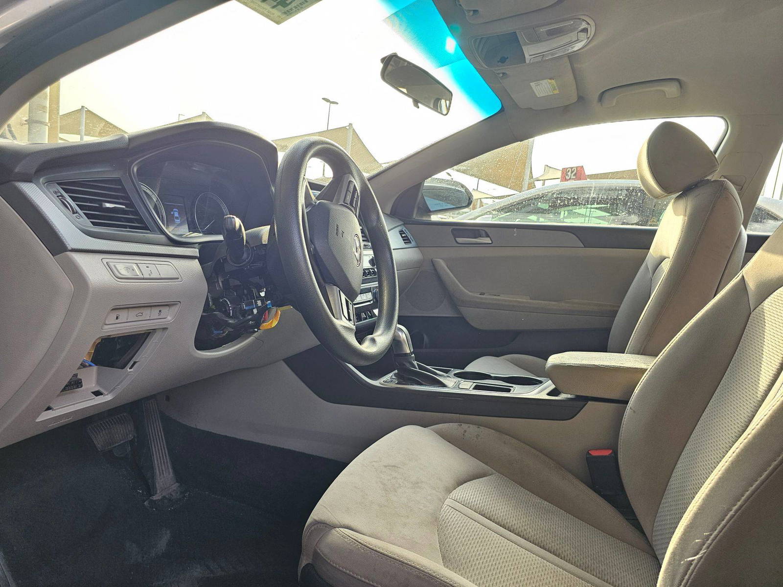 2018 HYUNDAI SONATA — 128560 Miles — Lot 44001315 — Souq - Marhaba Auctions Used Cars - Image 8