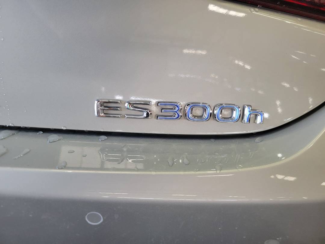 2021 LEXUS ES 300H — 46877 Miles — Lot U002673 — Main - Marhaba Auctions Used Cars - Image 12