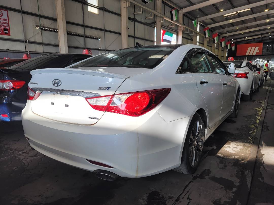 2012 HYUNDAI SONATA — 187068 Miles — Lot H443896 — Main - Marhaba Auctions Used Cars - Image 4