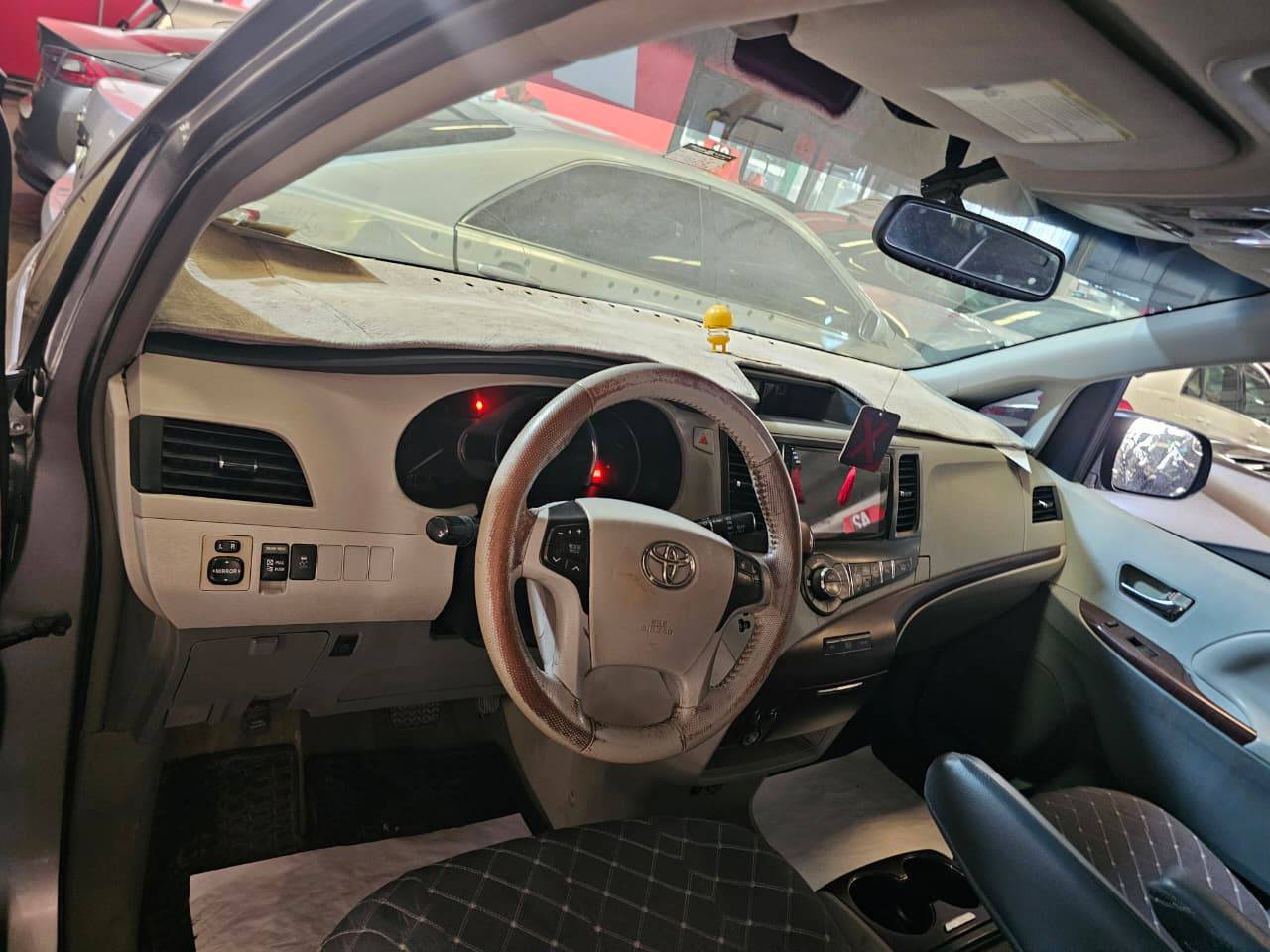 2013 TOYOTA SIENNA — Lot S382406 — Main - Marhaba Auctions Used Cars - Image 6
