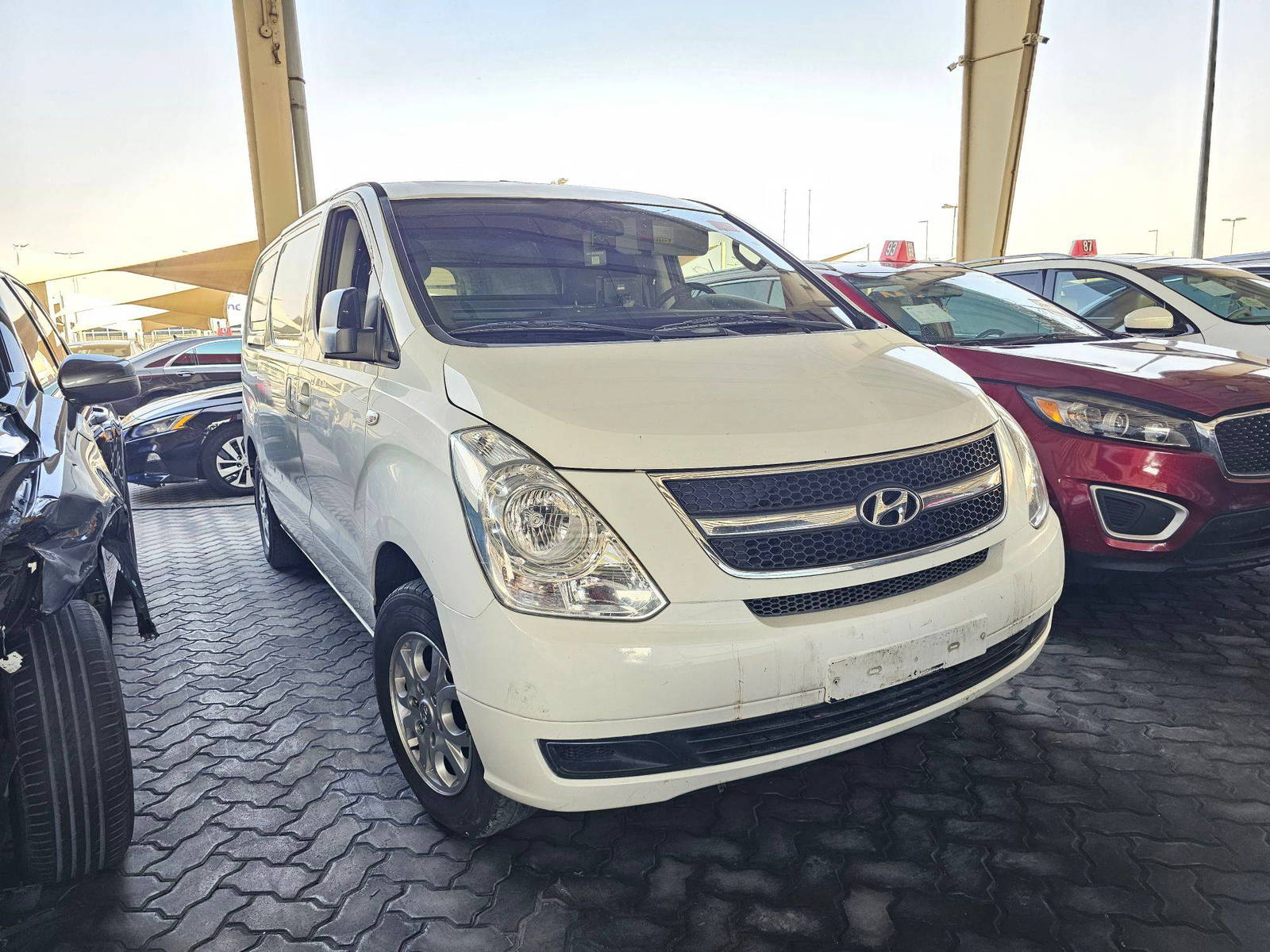 2011 HYUNDAI GRAND STAREX — 320077 KM — Lot 286028 — Souq - Marhaba Auctions Used Cars - Image 4