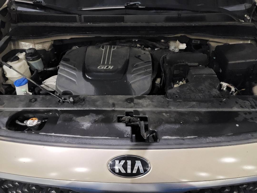 2016 KIA SEDONA — 142355 KM — Lot XG6100255 — Main - Marhaba Auctions Used Cars - Image 11