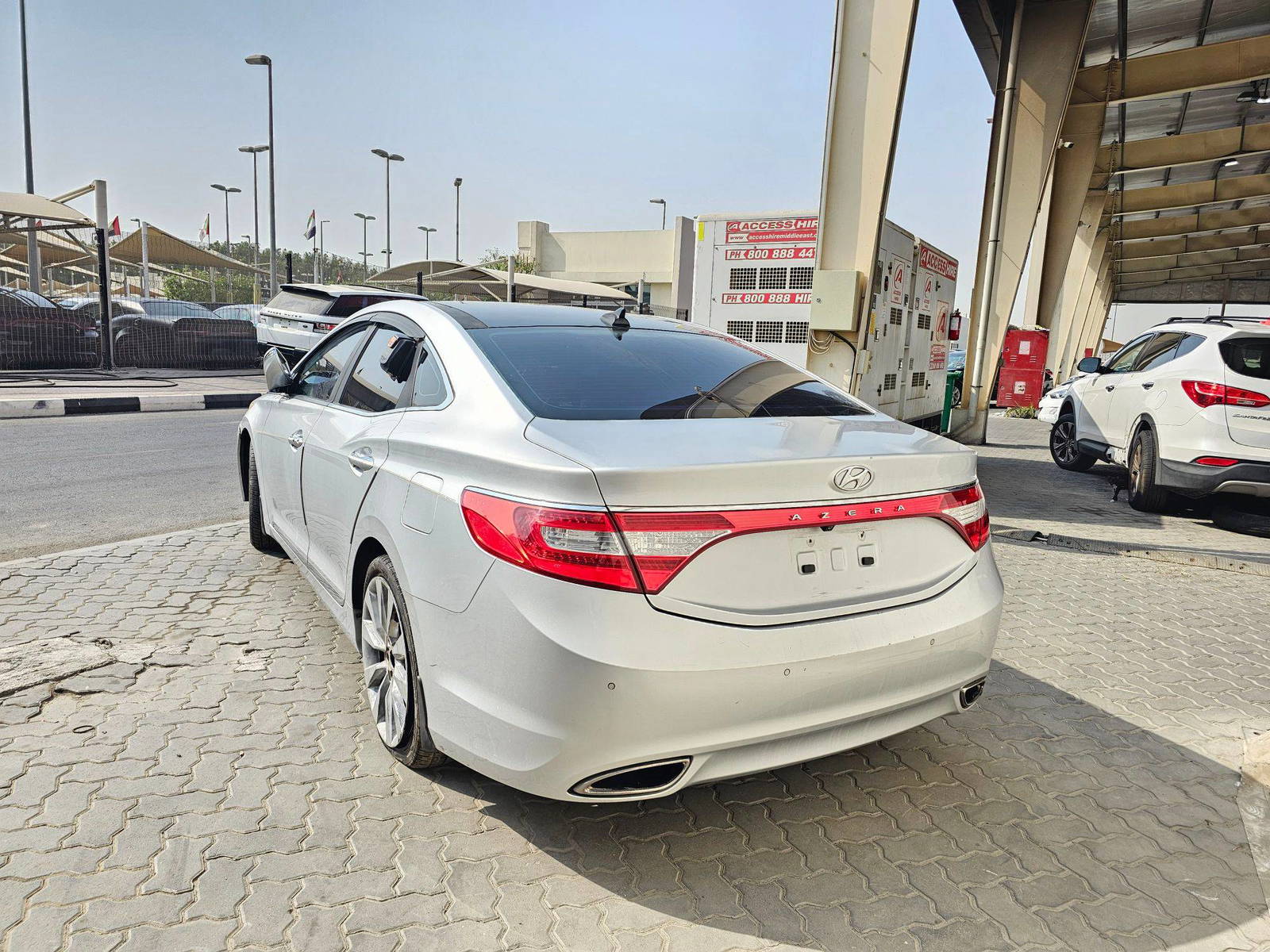 2013 HYUNDAI AZERA — 173515 Miles — Lot G8DA213103 — Souq - Marhaba Auctions Used Cars - Image 4