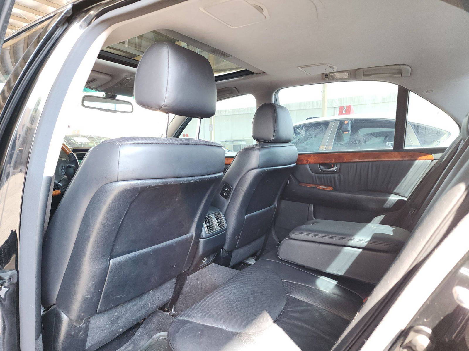 2006 LEXUS LS 430 — 151894 Miles — Lot 62945864 — Souq - Marhaba Auctions Used Cars - Image 6