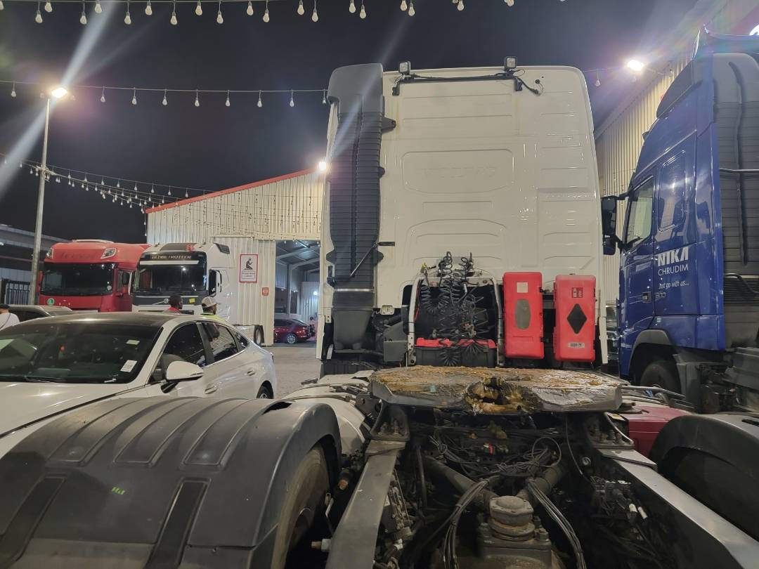 2017 VOLVO FH-Series — 836538 KM — Lot 808789 — Main - Marhaba Auctions Used Cars - Image 5