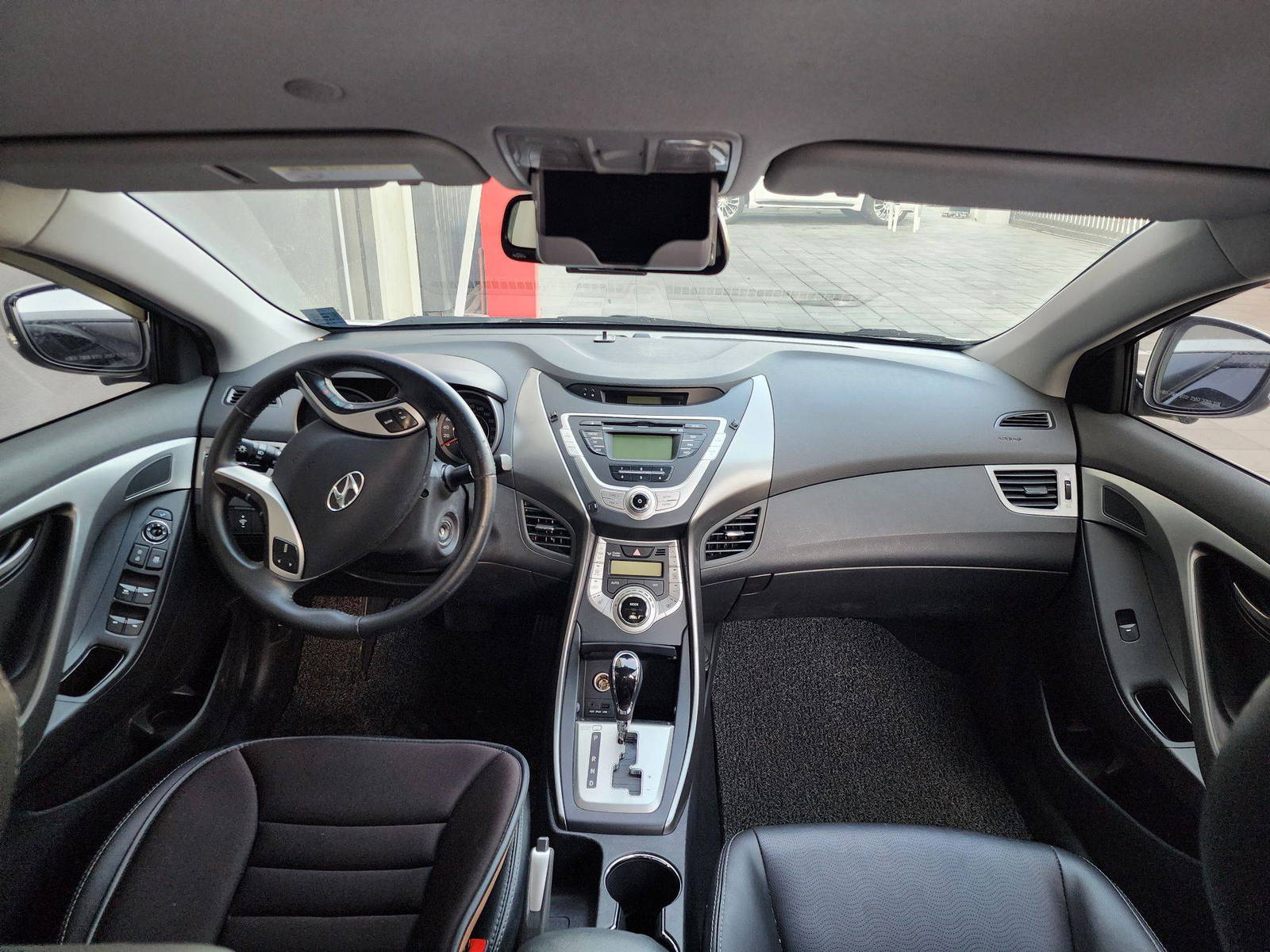 2011 HYUNDAI AVANTE — 95106 KM — Lot 122310 — Al Quoz - Marhaba Auctions Used Cars - Image 8