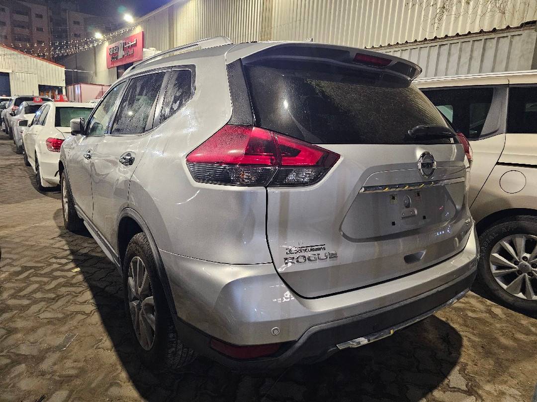 NISSAN ROGUE