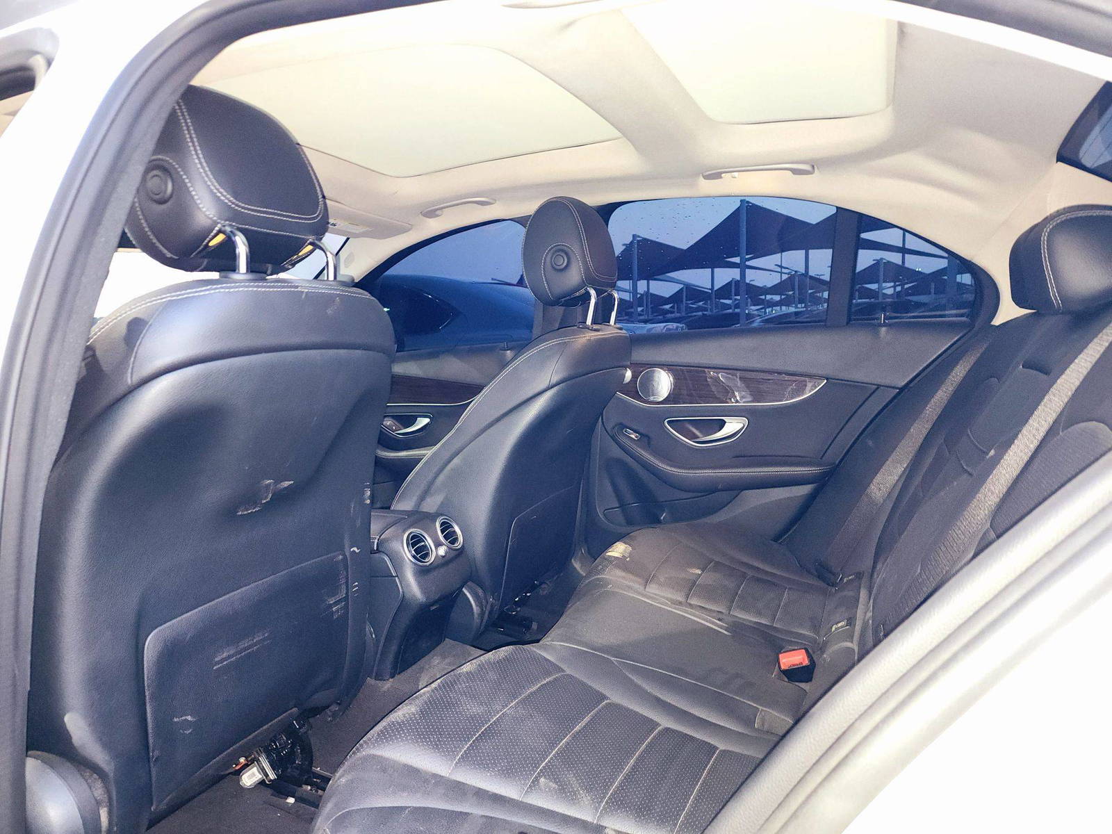 2018 MERCEDES BENZ C300 — 98365 KM — Lot JR327625 — Souq - Marhaba Auctions Used Cars - Image 6