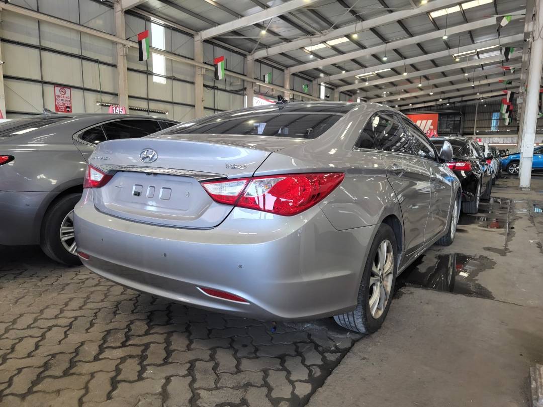 2010 HYUNDAI SONATA — 169033 KM — Lot 051068 — Main - Marhaba Auctions Used Cars - Image 4