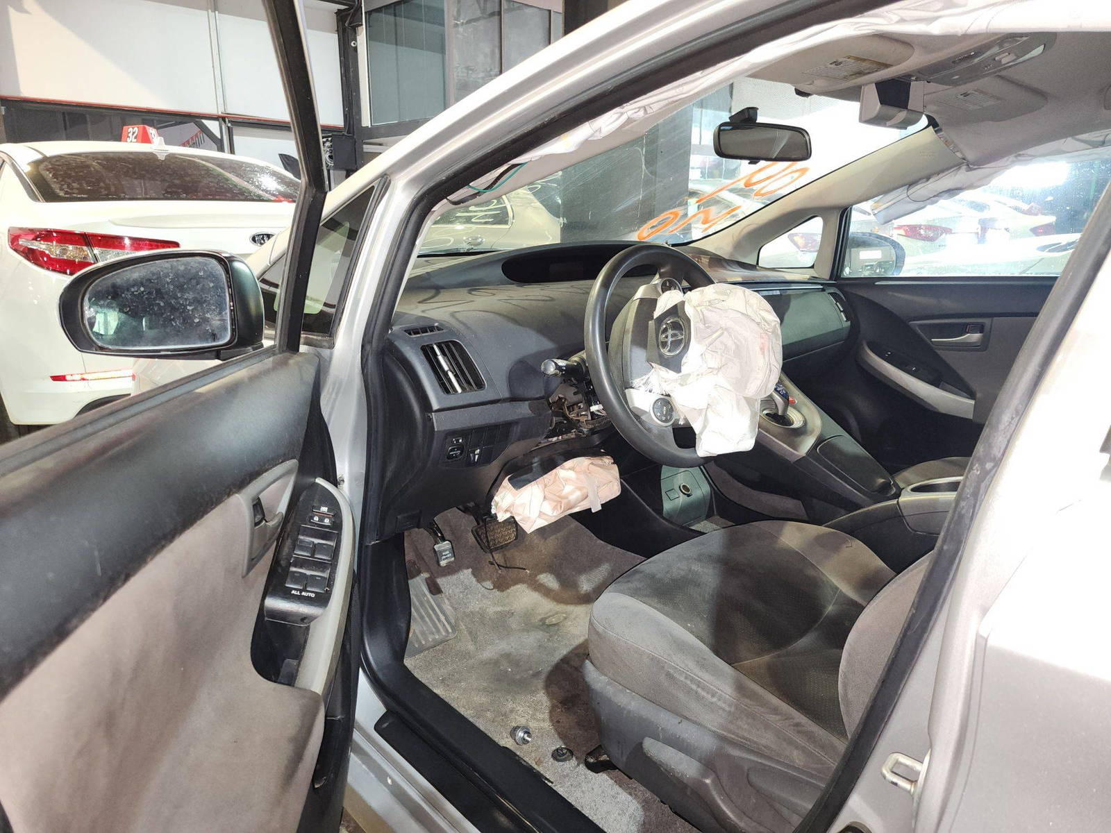 TOYOTA PRIUS 2015 - Marhaba Auction Used Cars - Image 9